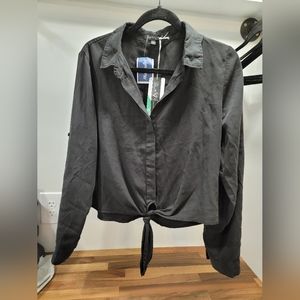 NWT Women's Cropped Button Top Size S